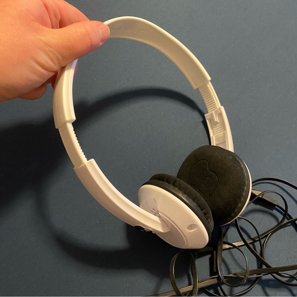 SkullCandy ☠️ Adjustable over the ear headphones - Picture 6 of 6